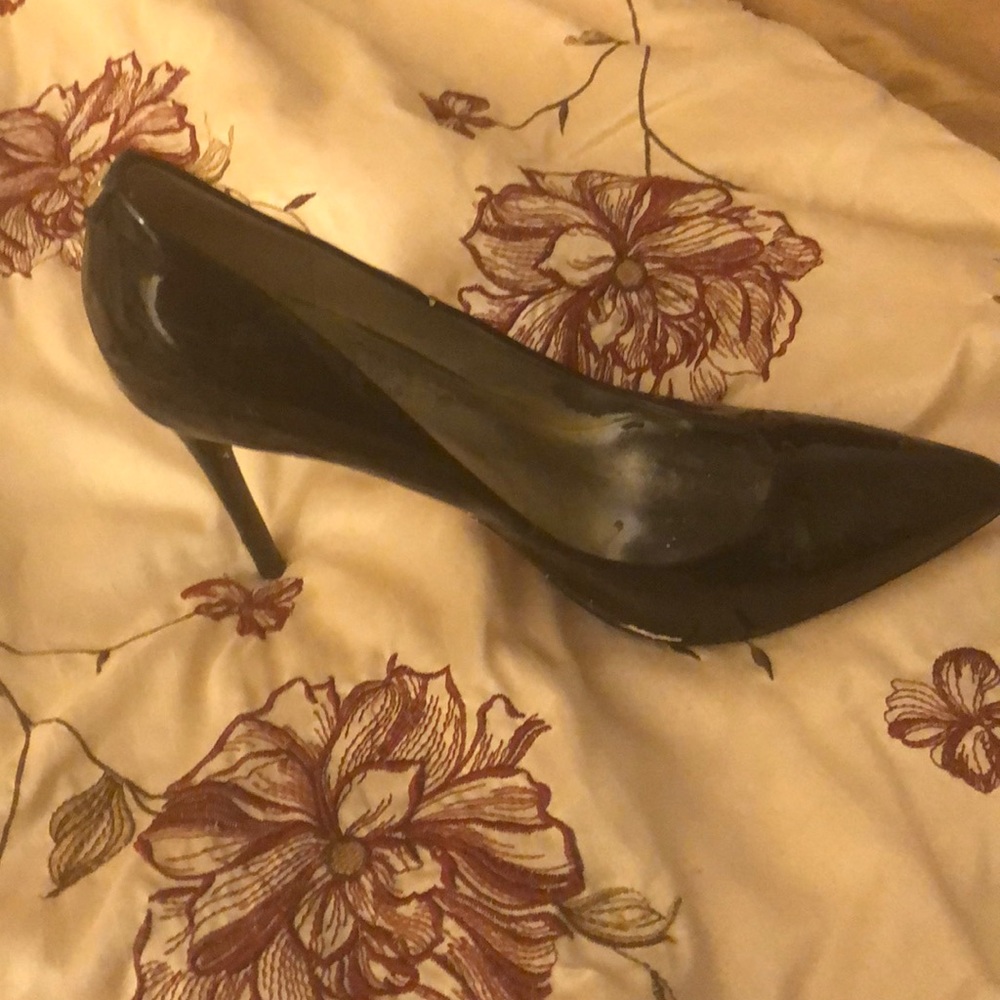 Ivanka Trump black high heels